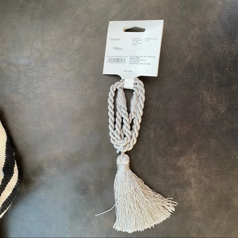 Room Essentials Gray Tassel 18